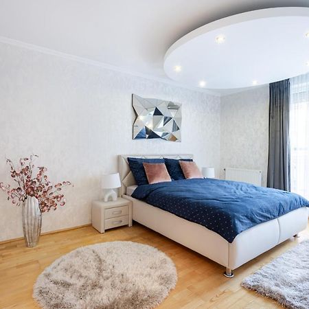 Beautiful Three Bedrooms Apartment With Free Parking Close To The Danube Coast Budapest Bagian luar foto