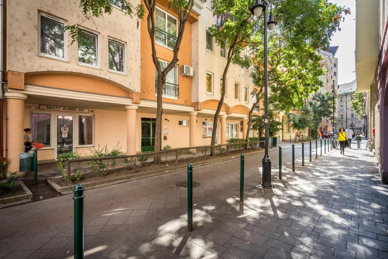 Beautiful Three Bedrooms Apartment With Free Parking Close To The Danube Coast Budapest Bagian luar foto