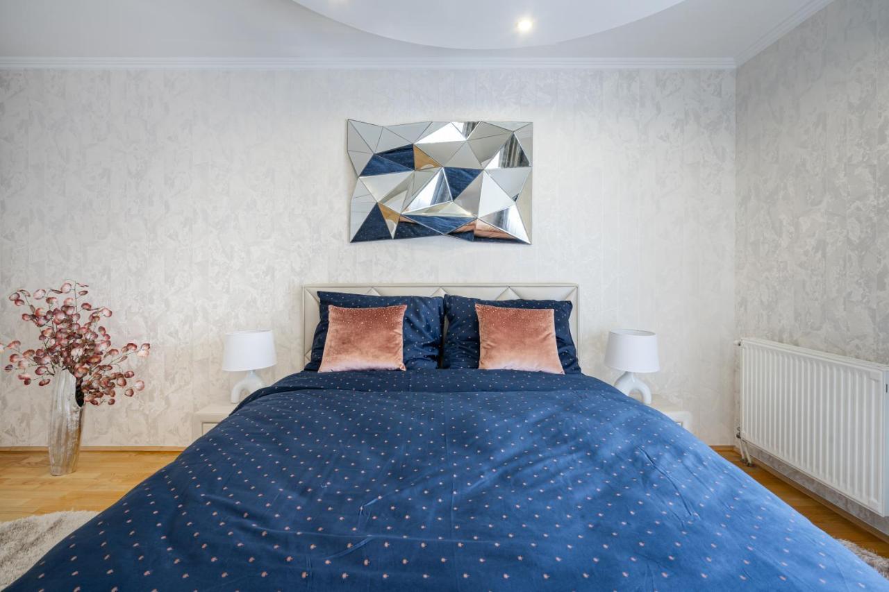 Beautiful Three Bedrooms Apartment With Free Parking Close To The Danube Coast Budapest Bagian luar foto