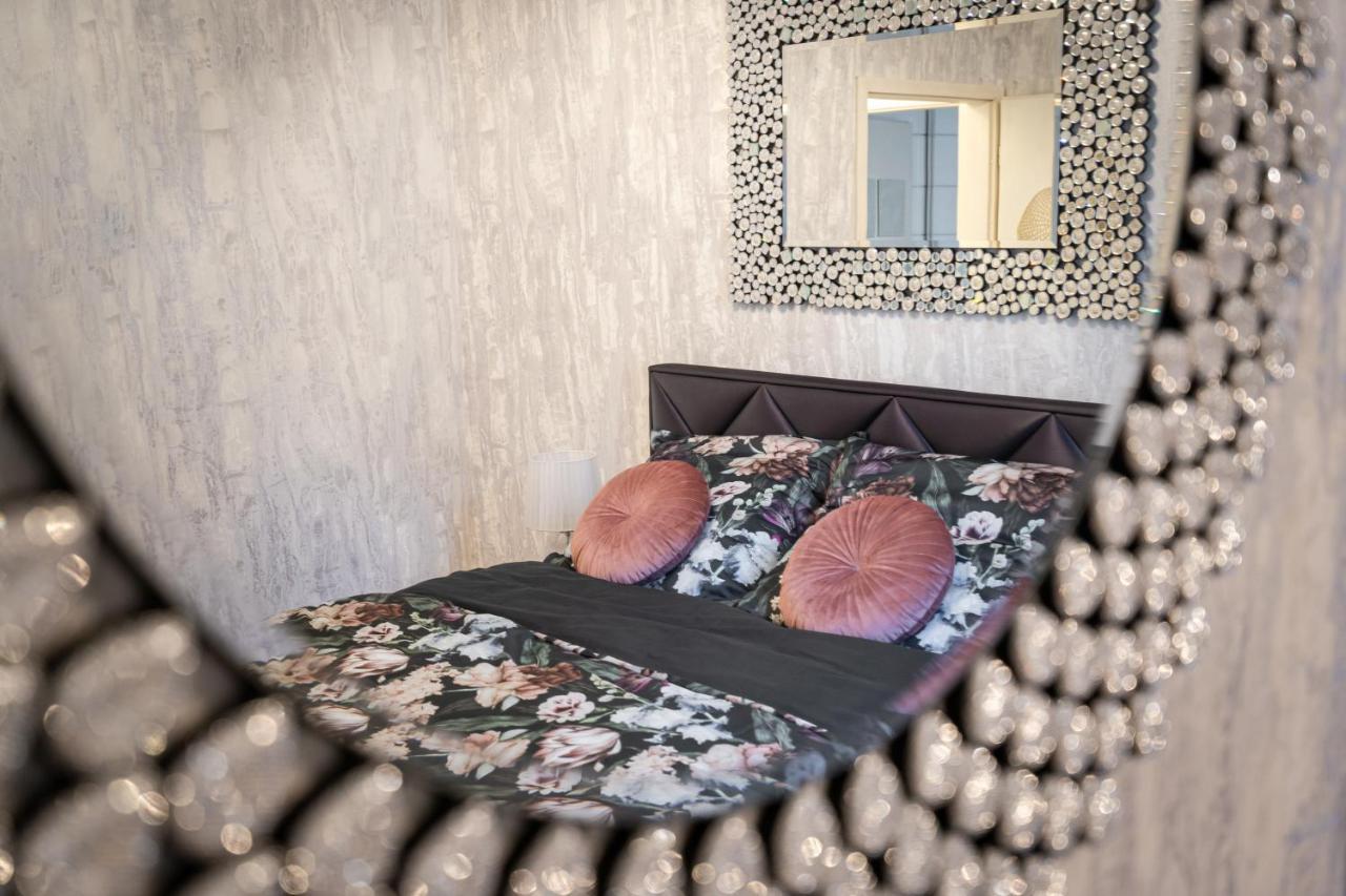 Beautiful Three Bedrooms Apartment With Free Parking Close To The Danube Coast Budapest Bagian luar foto