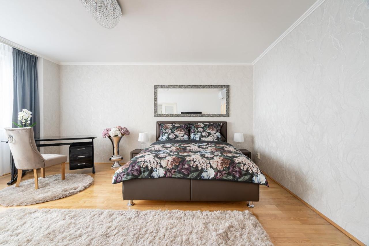 Beautiful Three Bedrooms Apartment With Free Parking Close To The Danube Coast Budapest Bagian luar foto