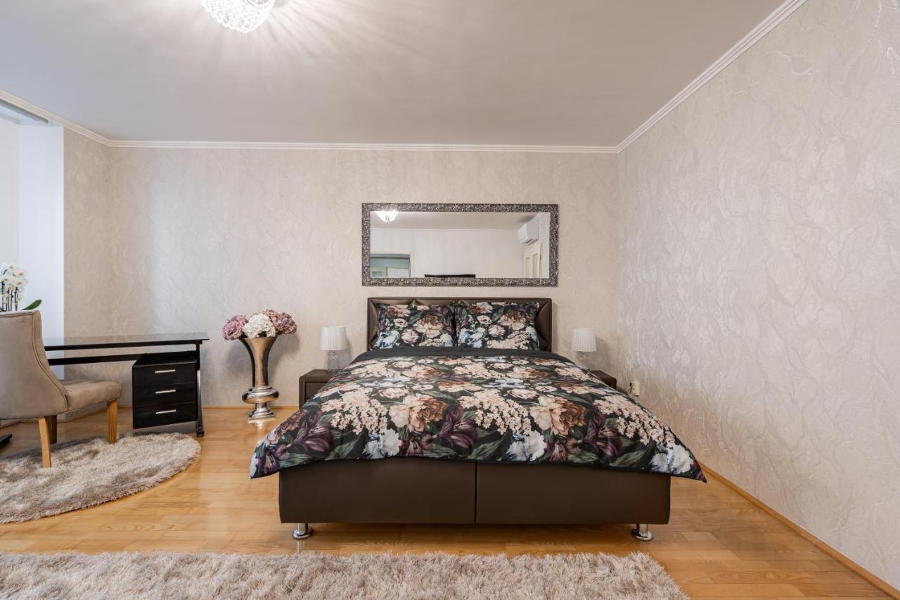 Beautiful Three Bedrooms Apartment With Free Parking Close To The Danube Coast Budapest Bagian luar foto