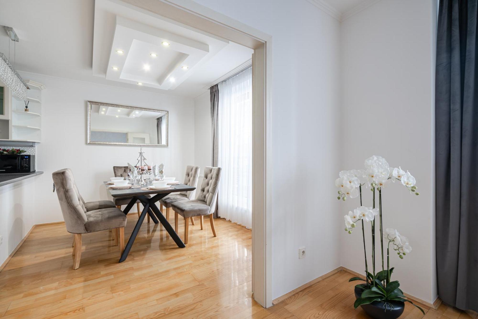 Beautiful Three Bedrooms Apartment With Free Parking Close To The Danube Coast Budapest Bagian luar foto