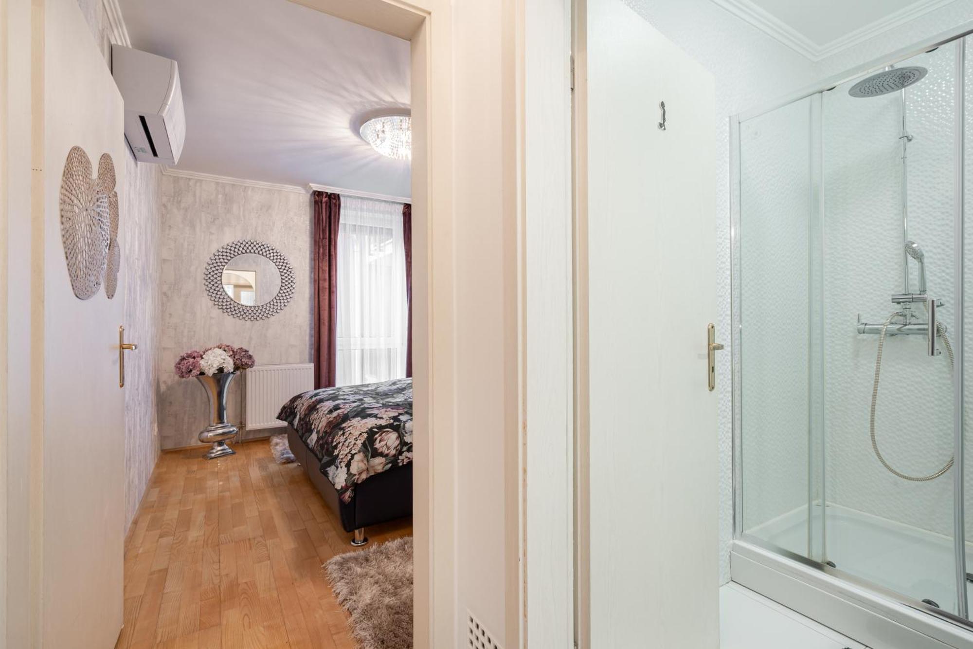 Beautiful Three Bedrooms Apartment With Free Parking Close To The Danube Coast Budapest Bagian luar foto